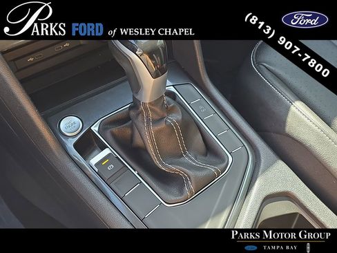 Used 2023 Volkswagen Tiguan SE w/ Panoramic Sunroof Package image 26