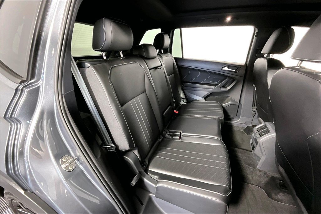 Used 2023 Volkswagen Tiguan SE R-Line FWD image 27