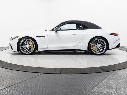 Used 2022 Mercedes-Benz SL 55 AMG 4MATIC w/ Driver Assistance Package image 4