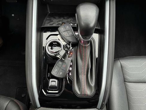 Used 2023 Chevrolet Colorado Z71 w/ Z71 Convenience Package 2 image 16