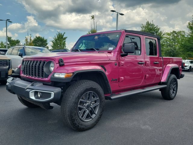 Used 2024 Jeep Gladiator Sport AWD/4WD image 29