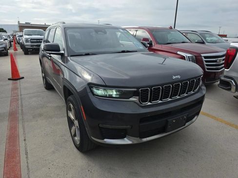 Used 2022 Jeep Grand Cherokee L Limited RWD image 7