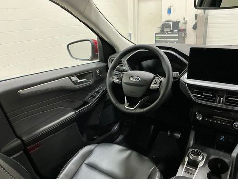 Used 2023 Ford Escape Platinum image 13