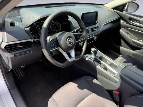 Used 2022 Nissan Altima 2.5 SV FWD image 13