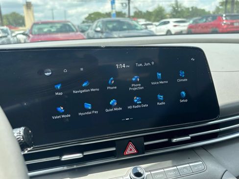 Used 2025 Hyundai Elantra SEL FWD image 21