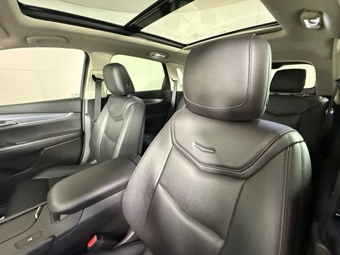 Used 2019 Cadillac XT5 Luxury FWD image 14
