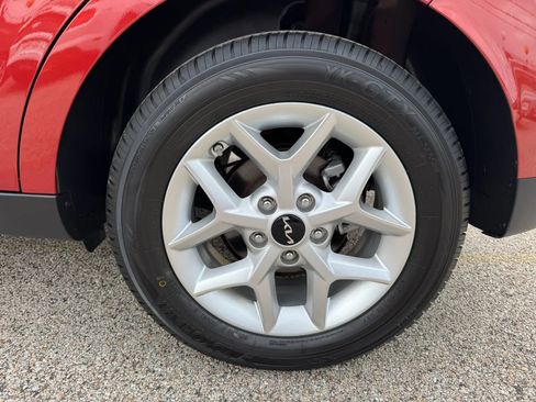 Used 2023 Kia Soul LX w/ Option Group 015 FWD image 15