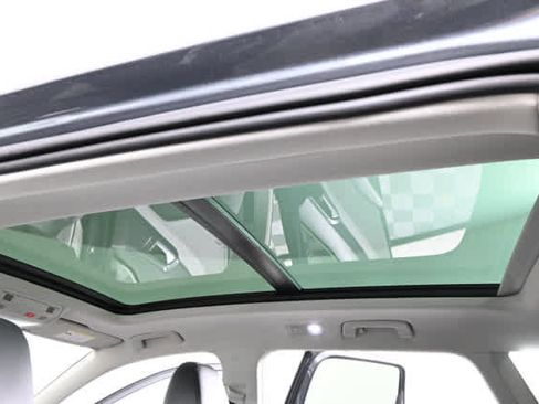 Certified 2022 Volkswagen Taos SEL w/ Panoramic Sunroof Package AWD/4WD image 5