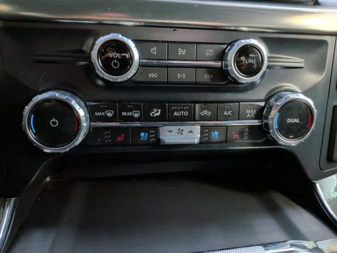 Used 2023 Ford F150 Lariat w/ Equipment Group 502A High image 16