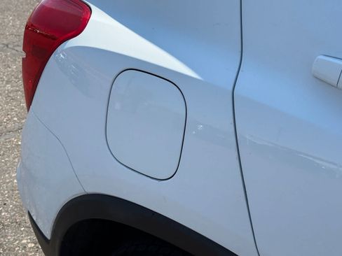 Used 2020 Chevrolet Trax LS FWD image 7