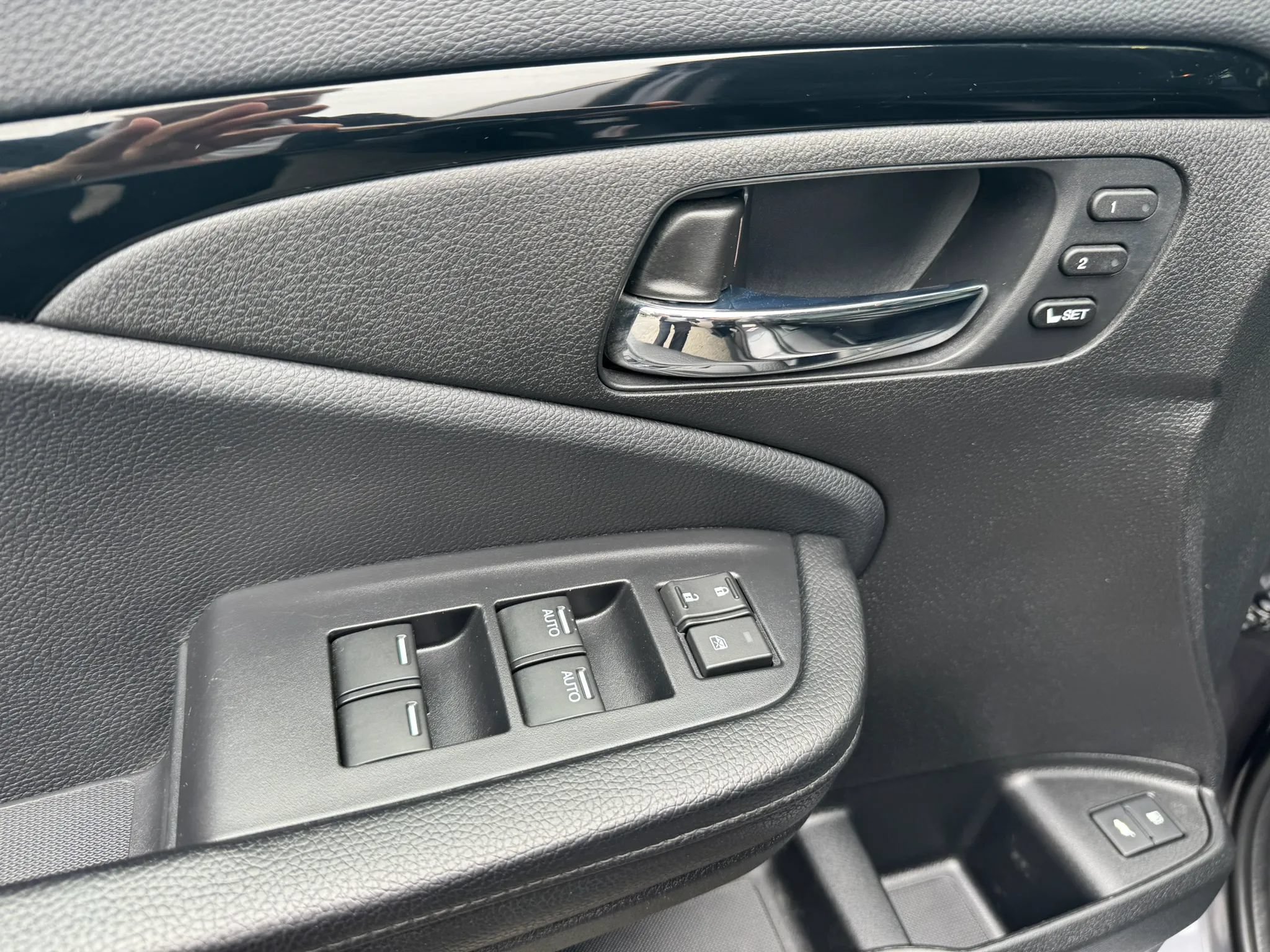 Used 2018 Honda Pilot Elite image 40