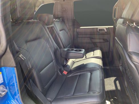 New 2025 Ford Bronco Badlands w/ Sasquatch Package AWD/4WD image 41