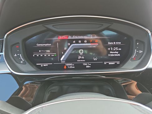 Used 2025 Audi S8 AWD/4WD image 11