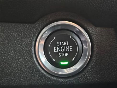 Used 2026 Chevrolet Traverse LT image 15