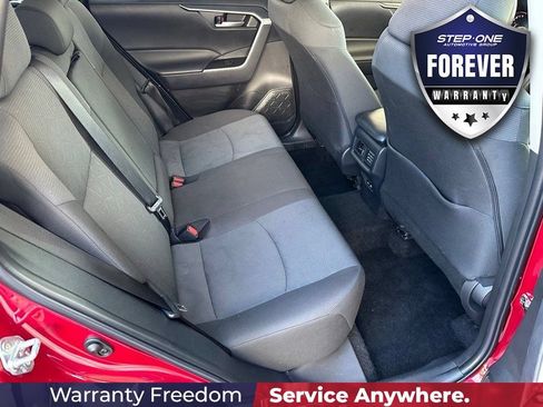 Used 2025 Toyota RAV4 XLE FWD image 34