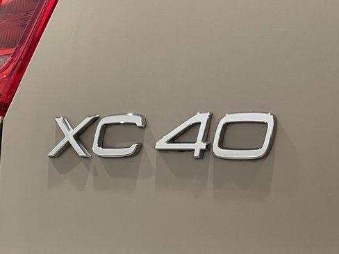 Used 2025 Volvo XC40 B5 Plus w/ Climate Package AWD/4WD image 23