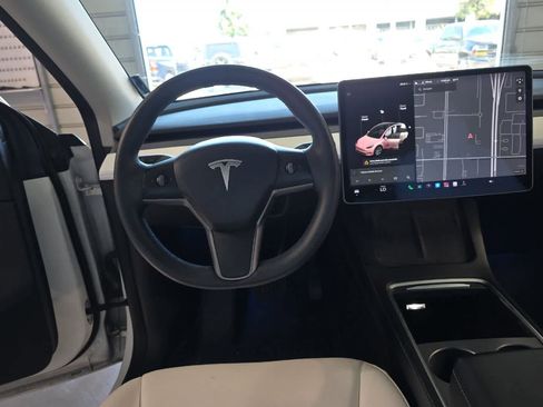 Used 2021 Tesla Model Y 2WD image 16