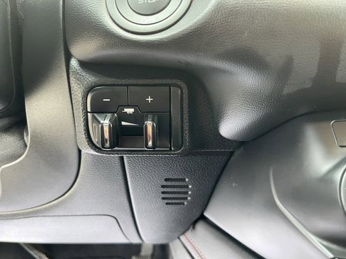 Used 2024 Dodge Durango GT image 40