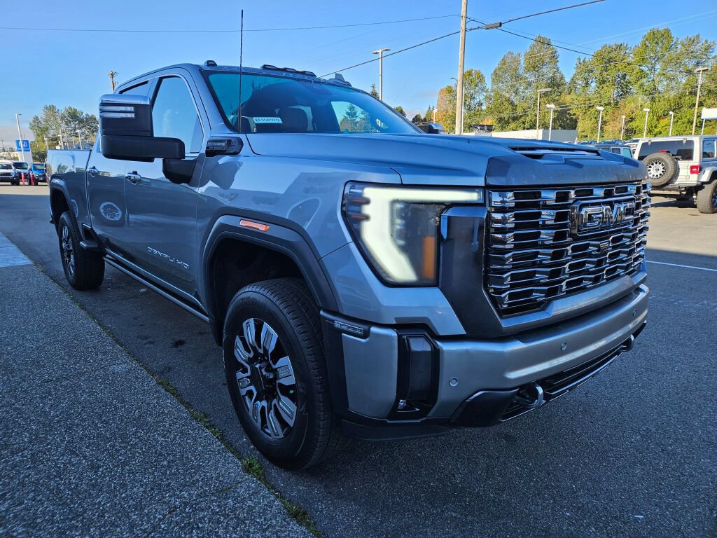 Used 2024 GMC Sierra 3500 Denali Ultimate AWD/4WD image 7