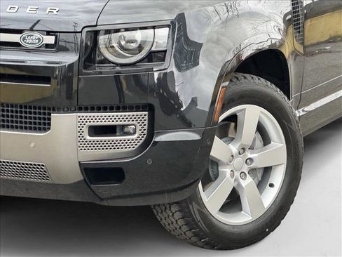 New 2024 Land Rover Defender 110 X-Dynamic SE image 10