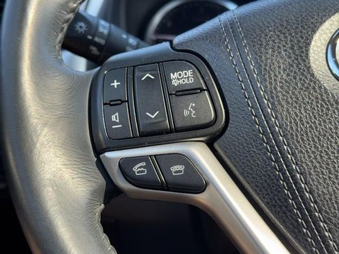 Used 2015 Toyota Highlander XLE image 18