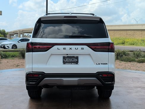 Used 2025 Lexus LX 700h Overtrail AWD/4WD image 3