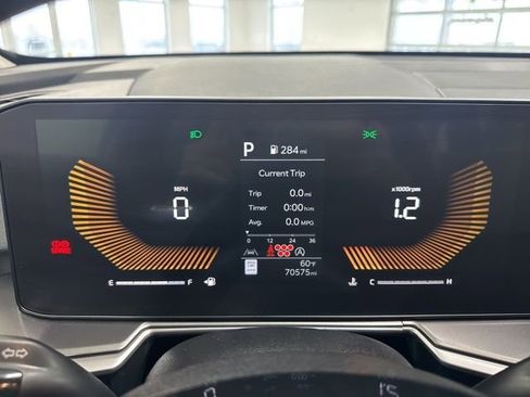 Used 2024 Kia Sorento S image 32