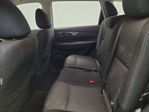 Used 2020 Nissan Rogue S FWD image 18