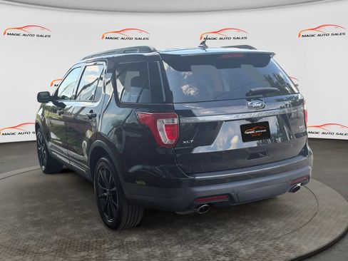 Used 2019 Ford Explorer XLT w/ Equipment Group 202A AWD/4WD image 8