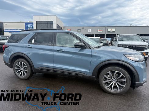 New 2026 Ford Explorer ST-Line AWD/4WD image 1