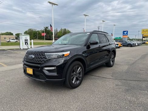 Certified 2023 Ford Explorer XLT w/ Equipment Group 202A AWD/4WD image 33