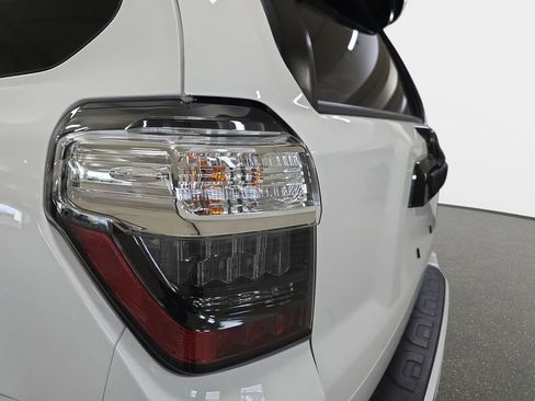Used 2020 Toyota 4Runner Venture w/ Moonroof Package image 32