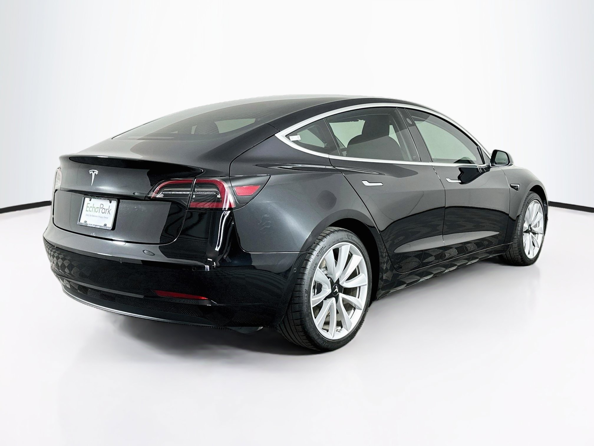 Used 2018 Tesla Model 3 Long Range RWD image 9