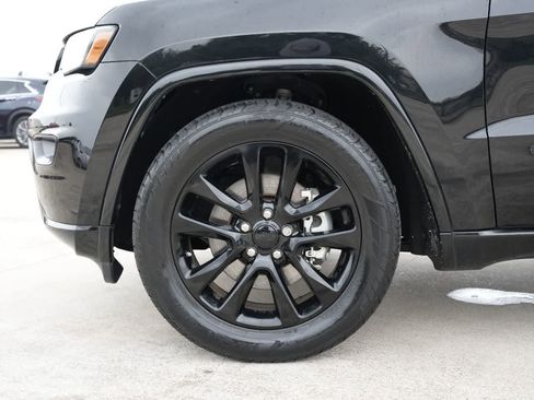 Used 2021 Jeep Grand Cherokee Laredo X RWD image 24