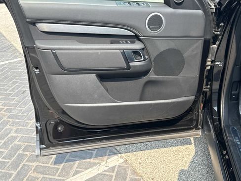 Certified 2024 Land Rover Discovery Dynamic SE image 17