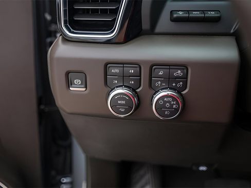 Used 2025 GMC Sierra 1500 Denali w/ Denali Reserve Package image 19