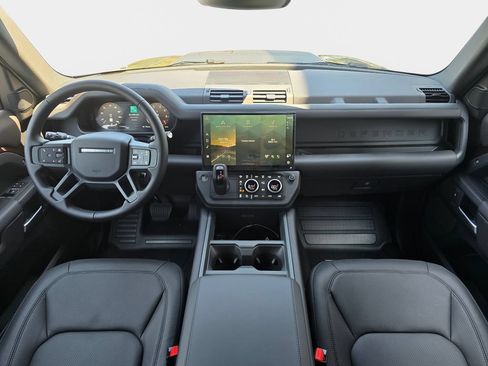 New 2026 Land Rover Defender 90 X-Dynamic SE AWD/4WD image 9