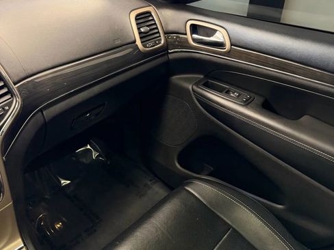 Used 2016 Jeep Grand Cherokee Overland image 29