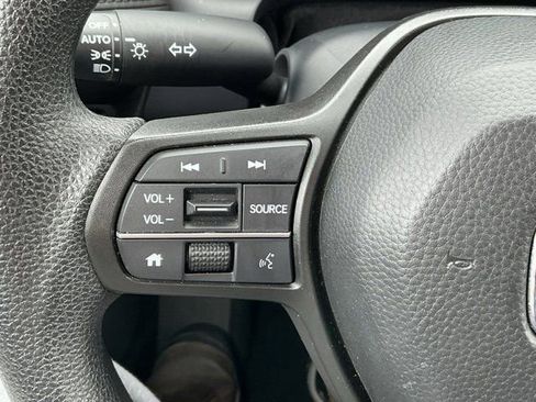 Used 2025 Honda HR-V LX image 26