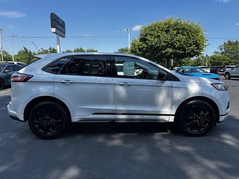 Certified 2023 Ford Edge SE w/ Black Appearance Package AWD/4WD image 4