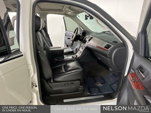 Used 2011 Cadillac Escalade EXT Luxury AWD/4WD image 14