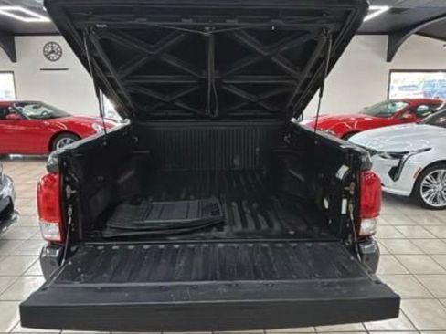 Used 2017 Toyota Tacoma TRD Off-Road w/ Premium & Technology Package image 21