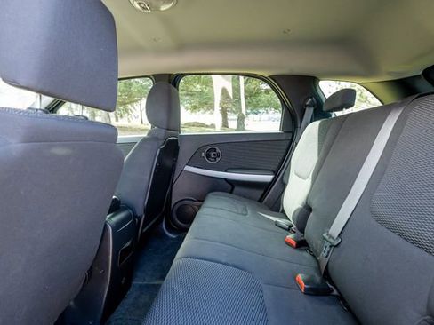 Used 2007 Pontiac Torrent AWD image 16