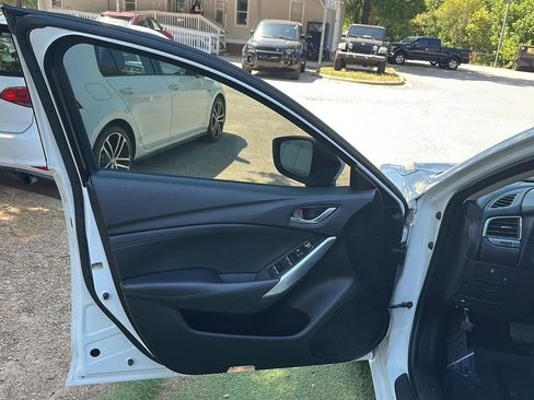 Used 2017 MAZDA MAZDA6 Touring FWD image 16