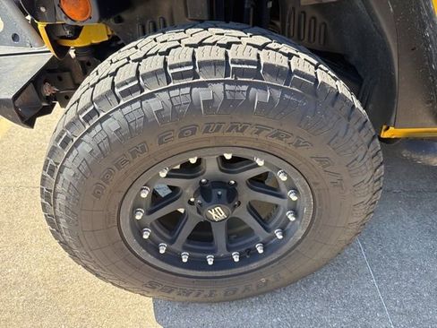 Used 2015 Jeep Wrangler Unlimited Sport w/ Quick Order Package 24S AWD/4WD image 2