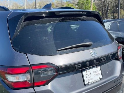 Used 2025 Honda Pilot Black Edition image 33