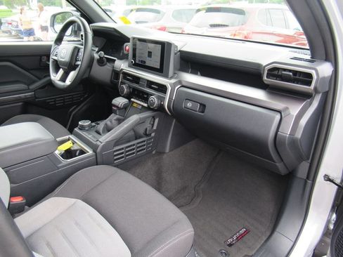Used 2025 Toyota 4Runner TRD Off-Road AWD/4WD image 12