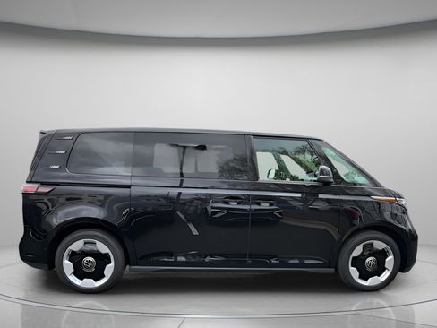 New 2025 Volkswagen ID. Buzz Pro S RWD image 6