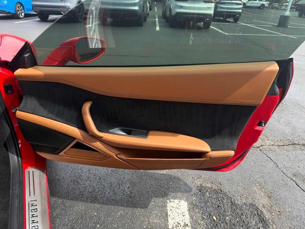 Used 2011 Ferrari 458 Italia Coupe RWD image 19