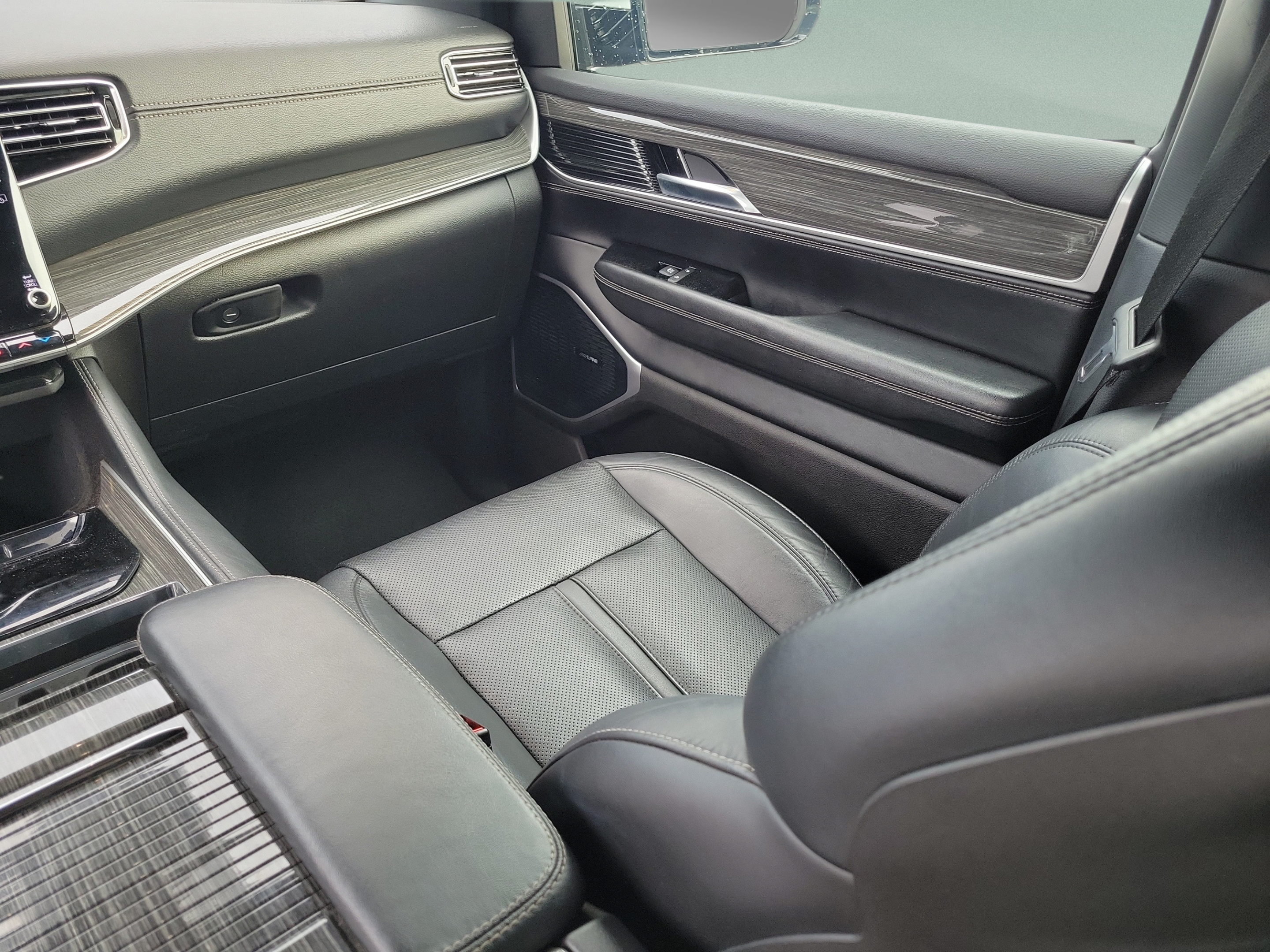 Used 2022 Jeep Wagoneer Series II AWD/4WD image 10